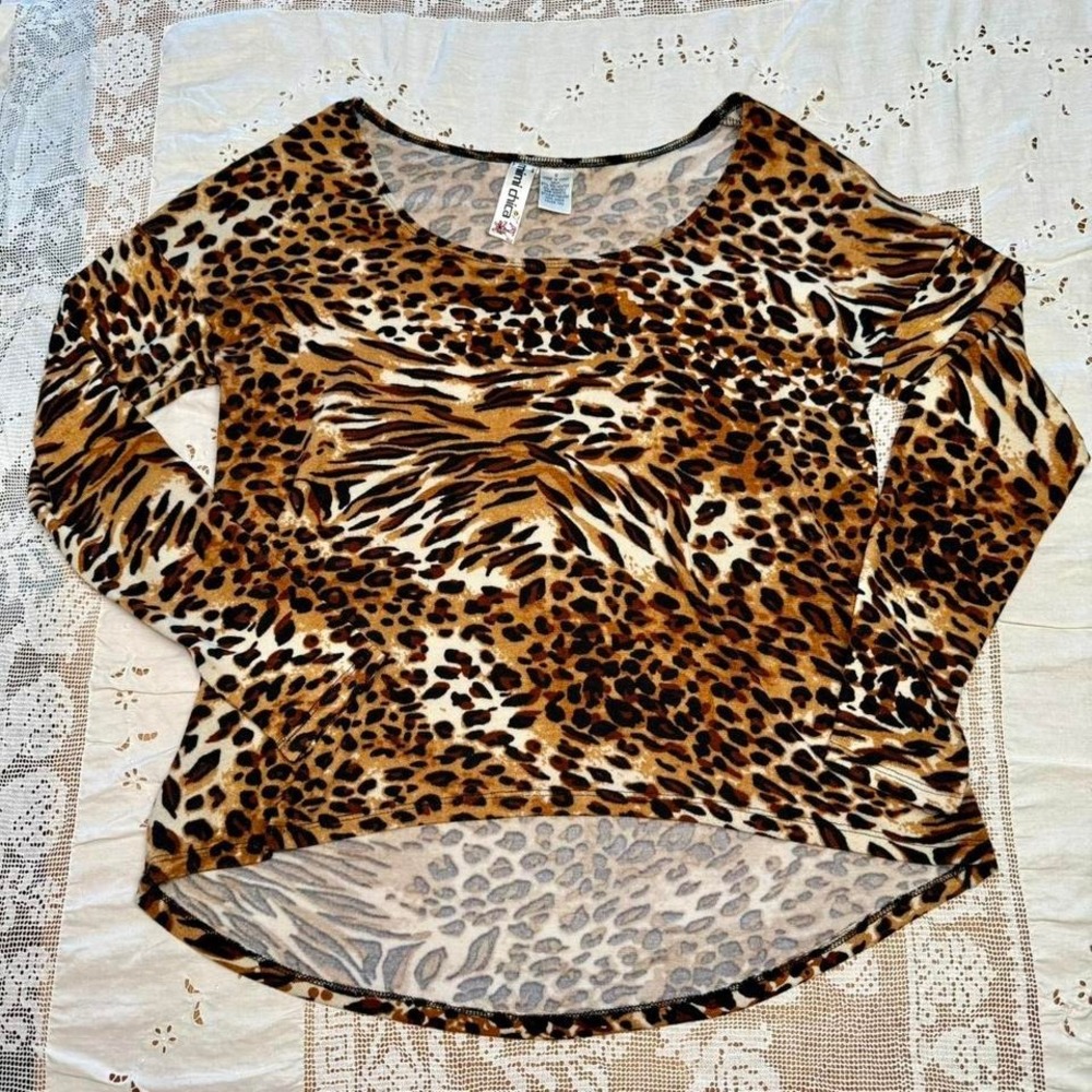 Mimi Chica‎ Leopard Print Long Sleeve High Low Top Small
